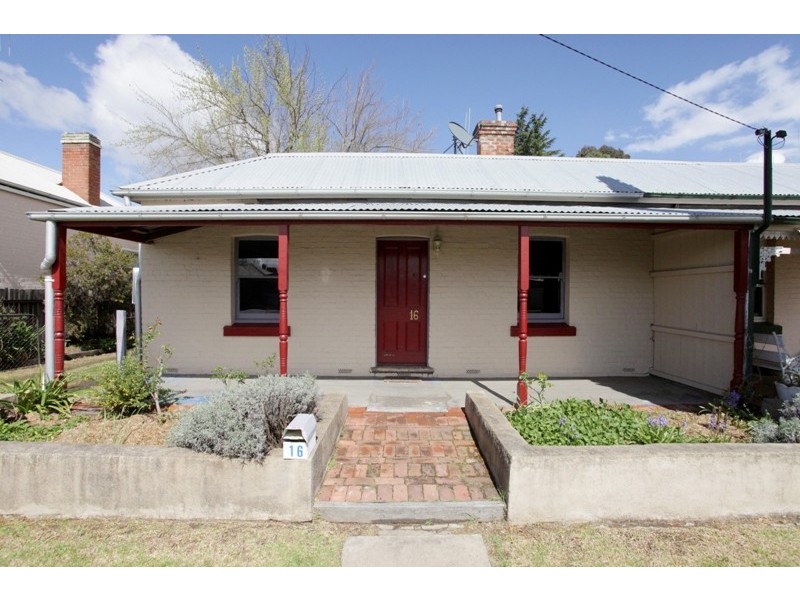 16 Henry Street, Bathurst NSW 2795