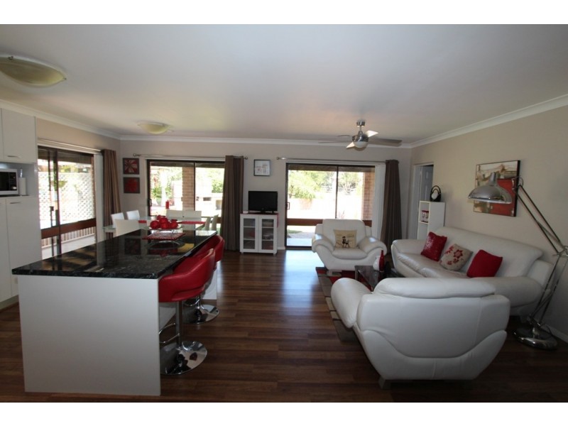 19 Strathmore Drive, Forest Grove NSW 2795