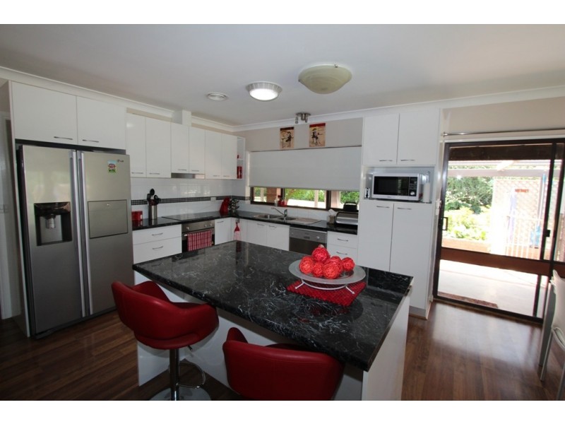 19 Strathmore Drive, Forest Grove NSW 2795