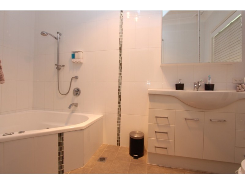 19 Strathmore Drive, Forest Grove NSW 2795