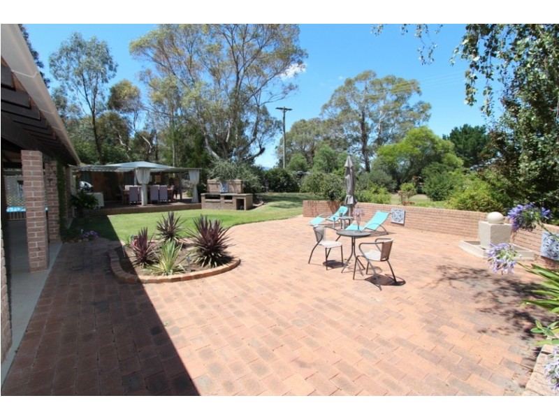 19 Strathmore Drive, Forest Grove NSW 2795