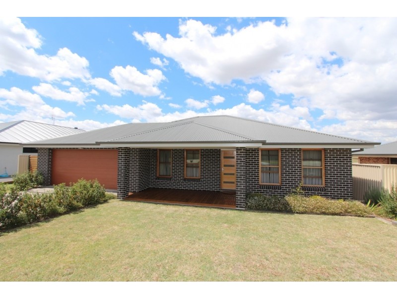 98 Hamilton Street, Eglinton NSW 2795