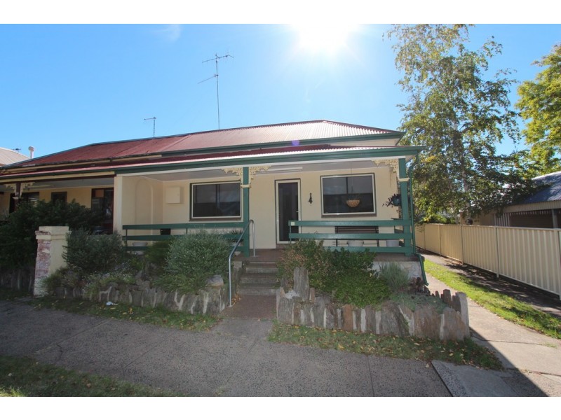 217 Bentinck Street, Bathurst NSW 2795