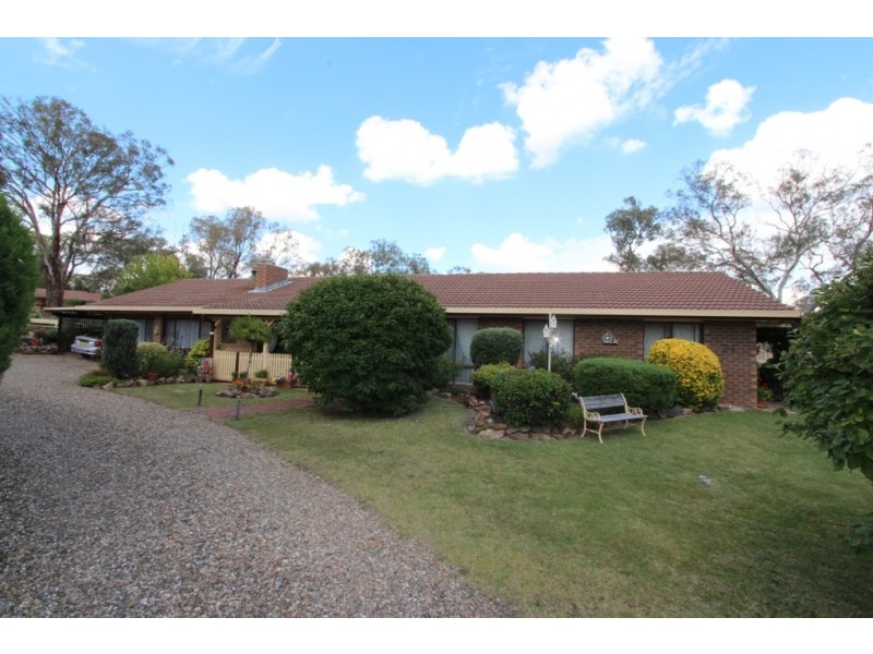 2 Strathmore Drive, Forest Grove NSW 2795