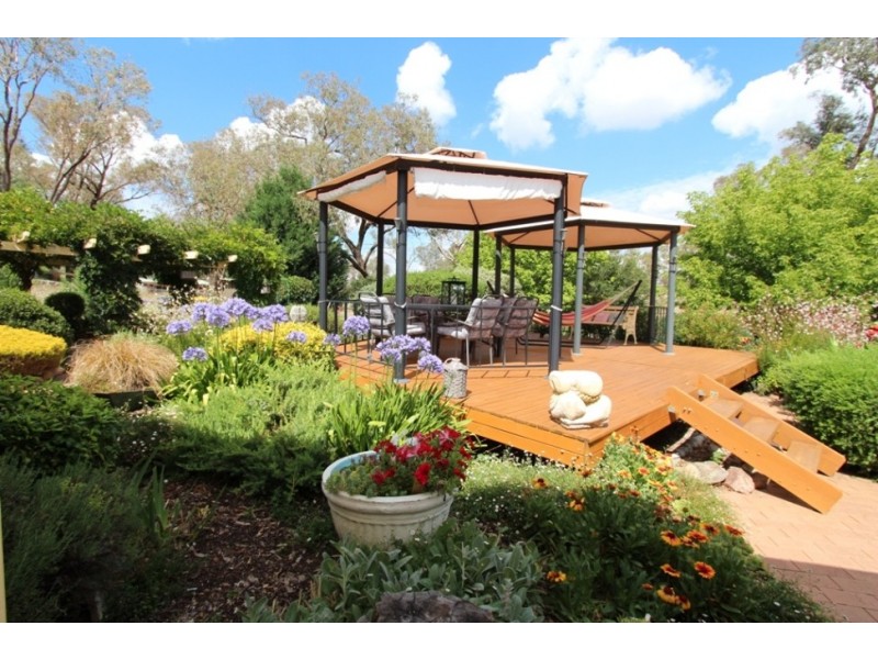 2 Strathmore Drive, Forest Grove NSW 2795