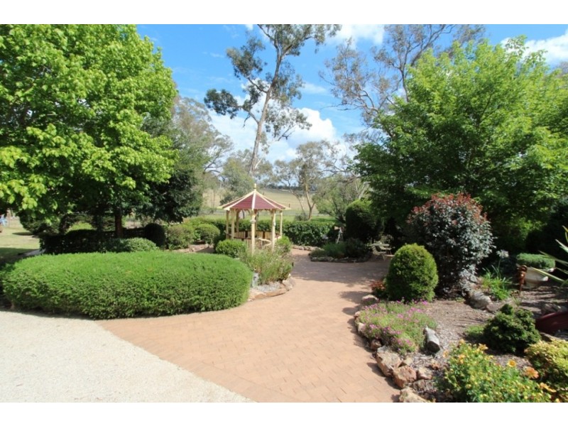 2 Strathmore Drive, Forest Grove NSW 2795