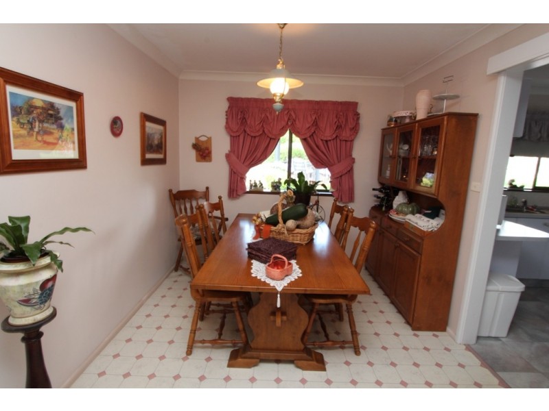 2 Strathmore Drive, Forest Grove NSW 2795