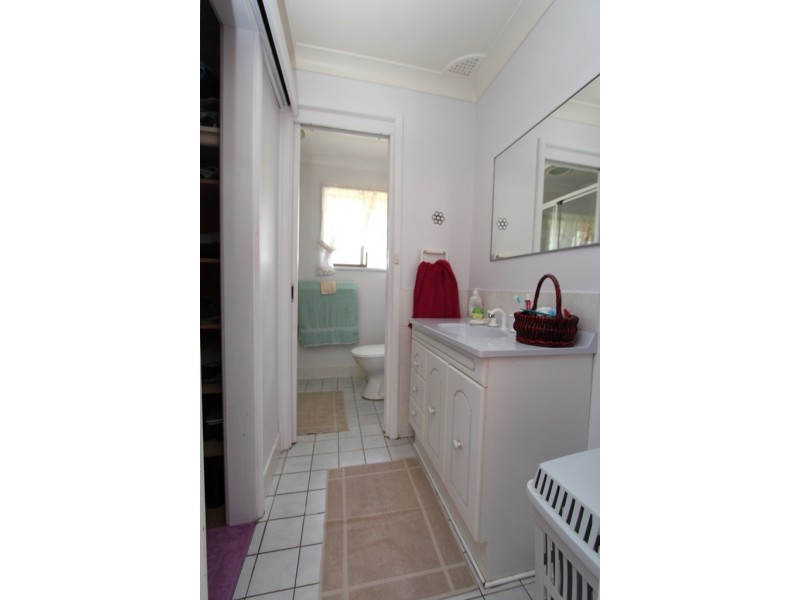 2 Strathmore Drive, Forest Grove NSW 2795