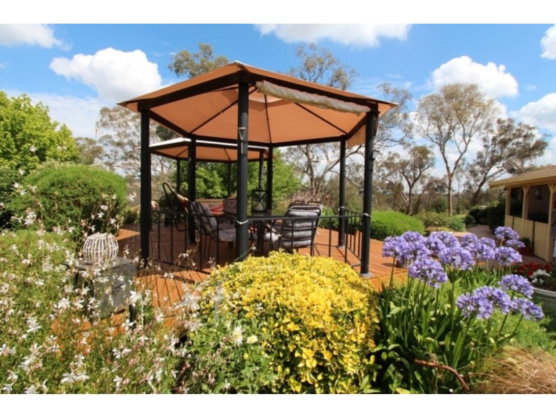 2 Strathmore Drive, Forest Grove NSW 2795