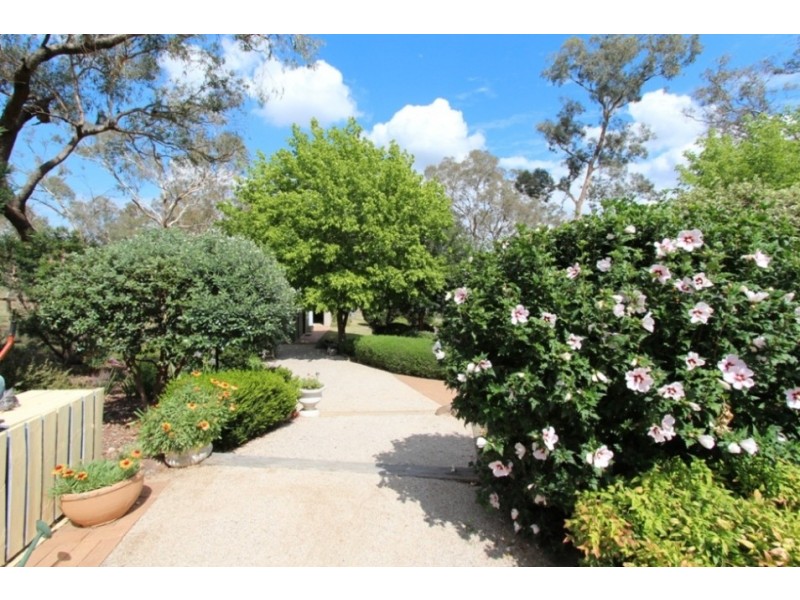 2 Strathmore Drive, Forest Grove NSW 2795