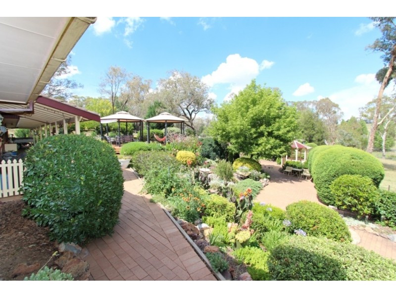 2 Strathmore Drive, Forest Grove NSW 2795