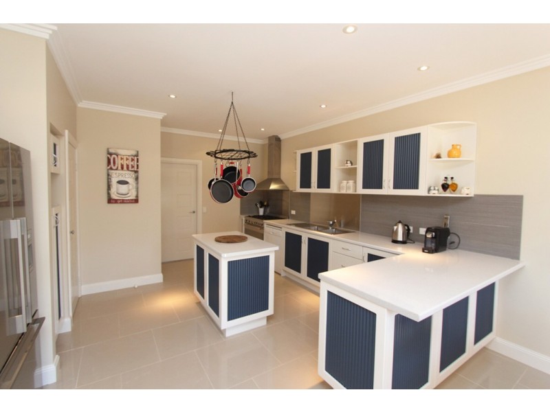 5 Borrowpit Road, Meadow Flat NSW 2795