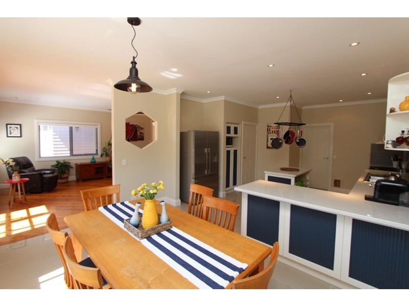 5 Borrowpit Road, Meadow Flat NSW 2795