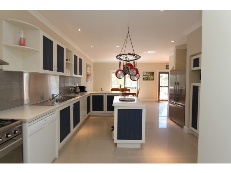 5 Borrowpit Road, Meadow Flat NSW 2795