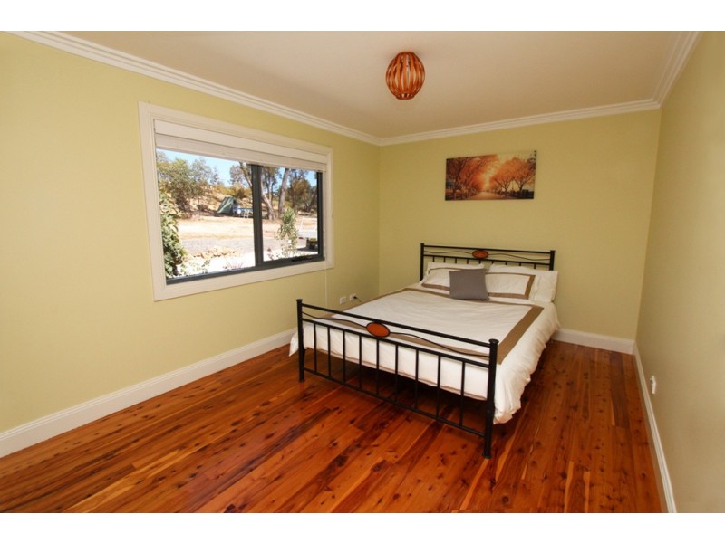 5 Borrowpit Road, Meadow Flat NSW 2795