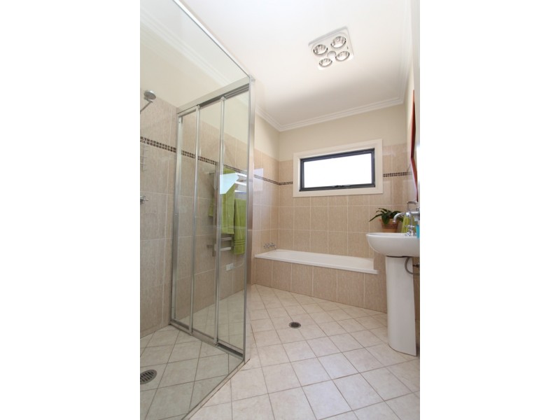 5 Borrowpit Road, Meadow Flat NSW 2795