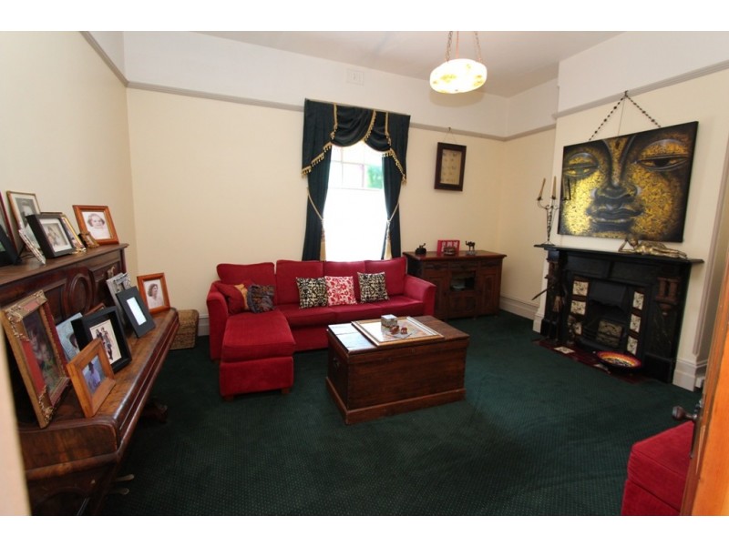 266 Piper Street, Bathurst NSW 2795