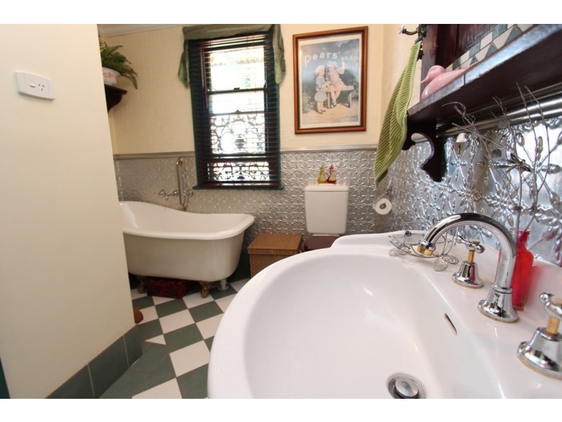 266 Piper Street, Bathurst NSW 2795