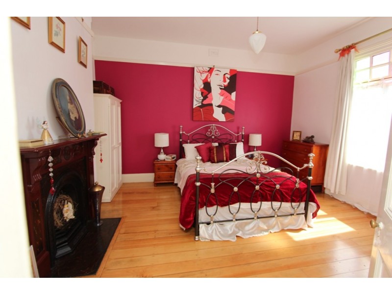 266 Piper Street, Bathurst NSW 2795