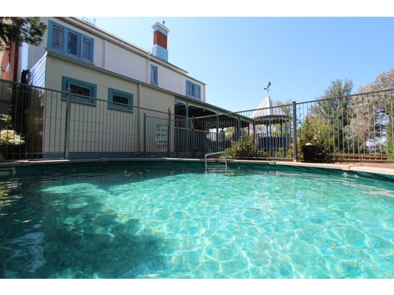 266 Piper Street, Bathurst NSW 2795