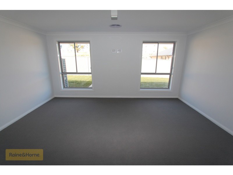 51 Wentworth Drive, Kelso NSW 2795