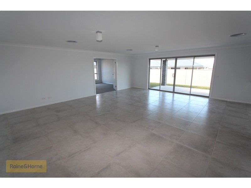 51 Wentworth Drive, Kelso NSW 2795