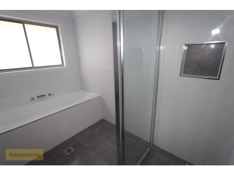 51 Wentworth Drive, Kelso NSW 2795