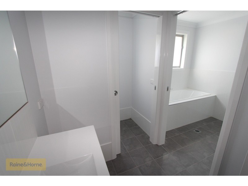 51 Wentworth Drive, Kelso NSW 2795