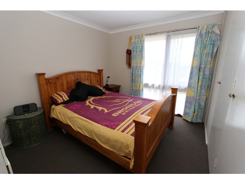 18 Casey Circuit, Bathurst NSW 2795