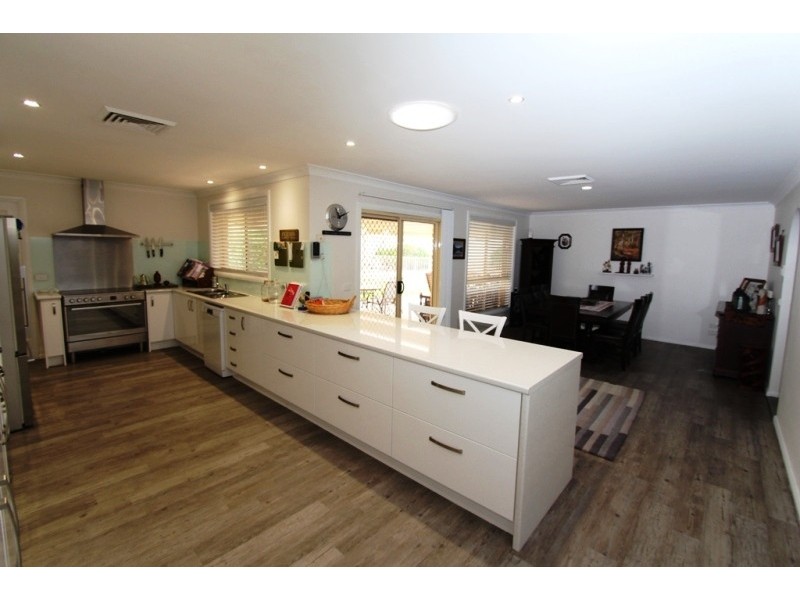 10 Maple Close, Kelso NSW 2795