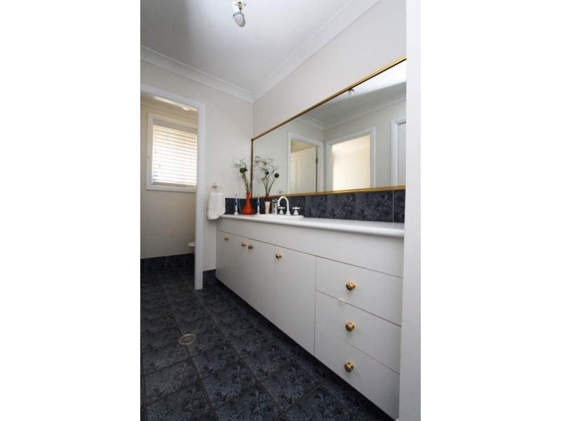 10 Maple Close, Kelso NSW 2795