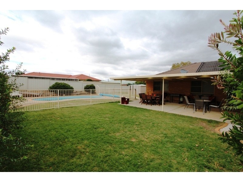 10 Maple Close, Kelso NSW 2795