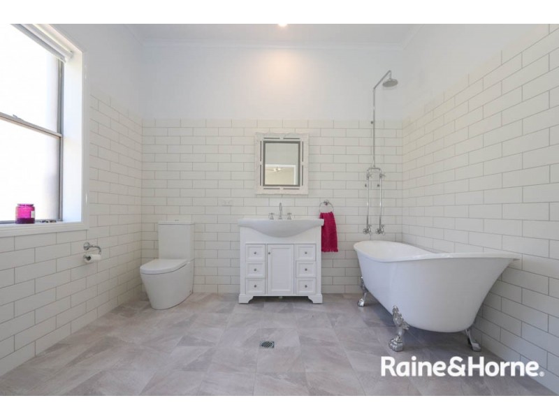 3 Windemere Road, Robin Hill NSW 2795