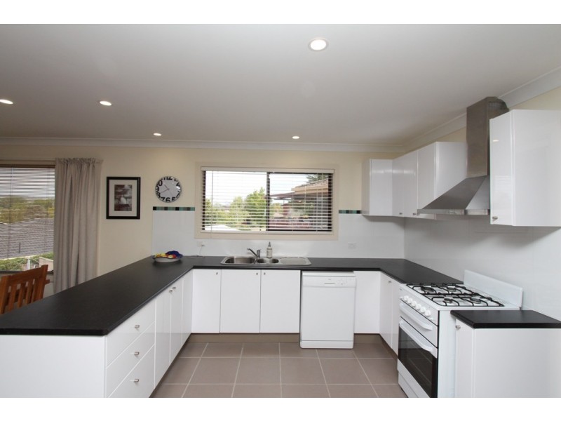 32 Barina Parkway, Kelso NSW 2795