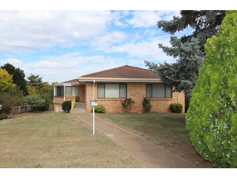 32 Barina Parkway, Kelso NSW 2795