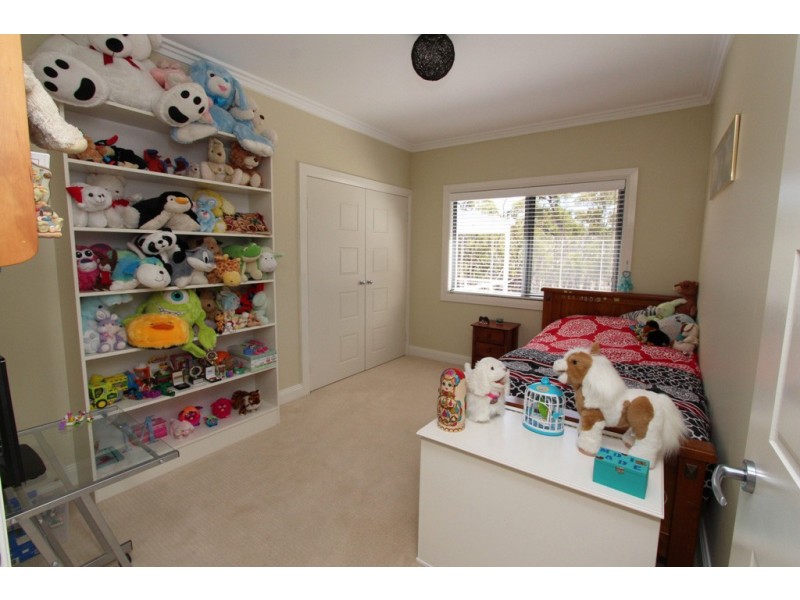 5 Borrowpit Road, Meadow Flat NSW 2795