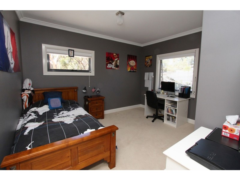 5 Borrowpit Road, Meadow Flat NSW 2795