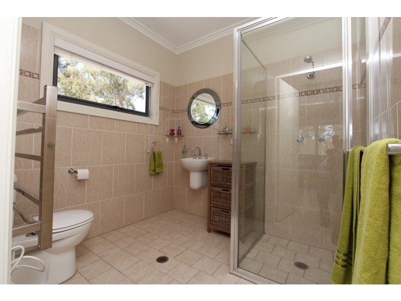 5 Borrowpit Road, Meadow Flat NSW 2795