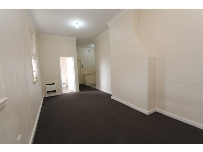 1/2 Keppel Street, Bathurst NSW 2795