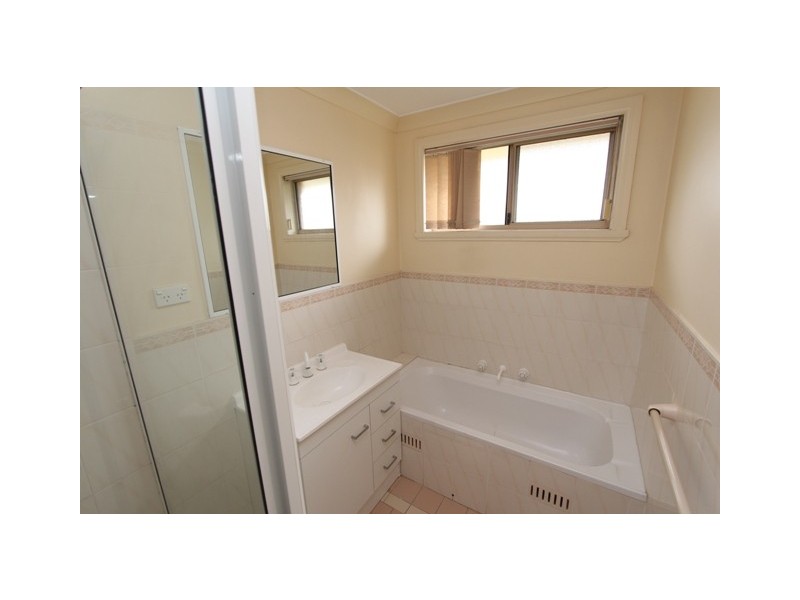 2/237 Lambert Street, Bathurst NSW 2795