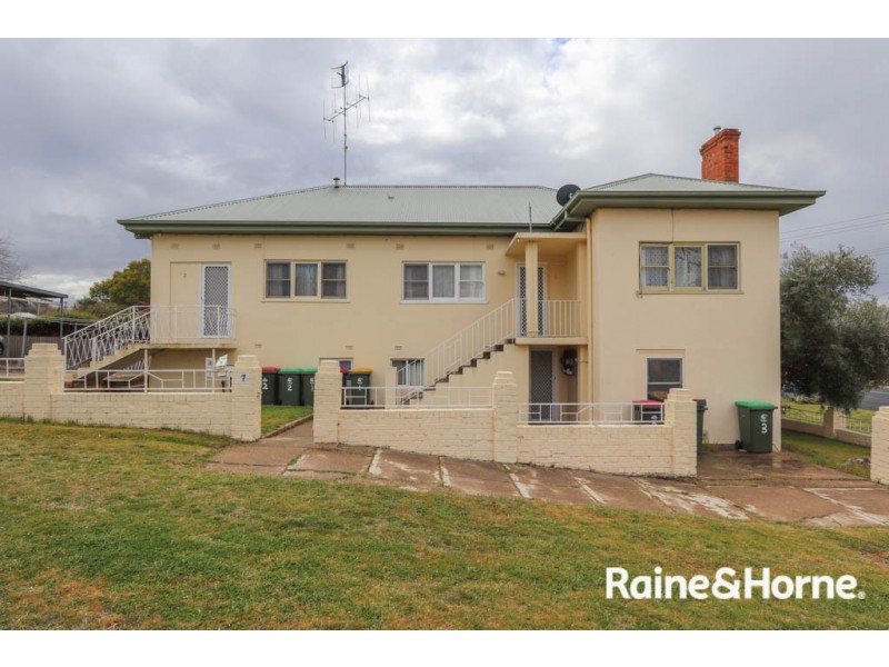 1/7 Busby St, Bathurst NSW 2795