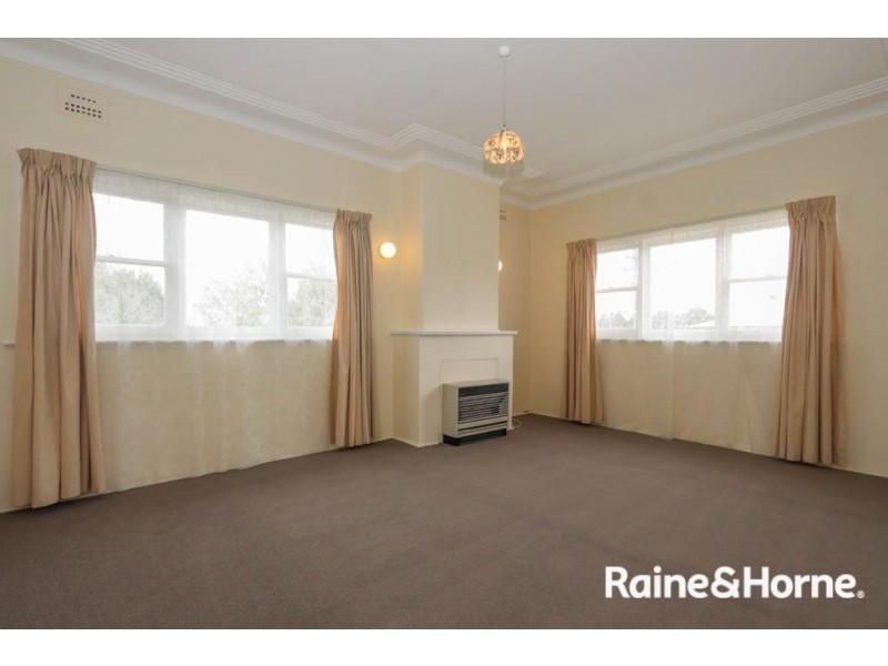 1/7 Busby St, Bathurst NSW 2795