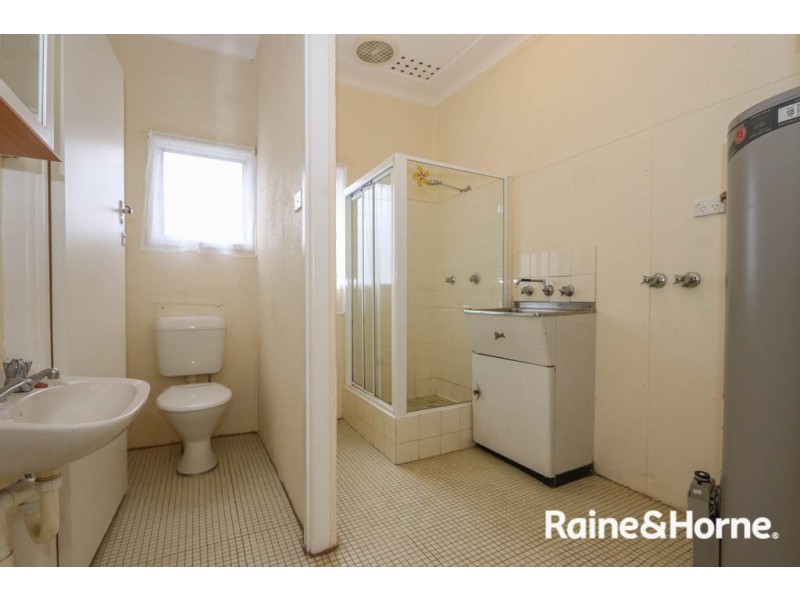 1/7 Busby St, Bathurst NSW 2795