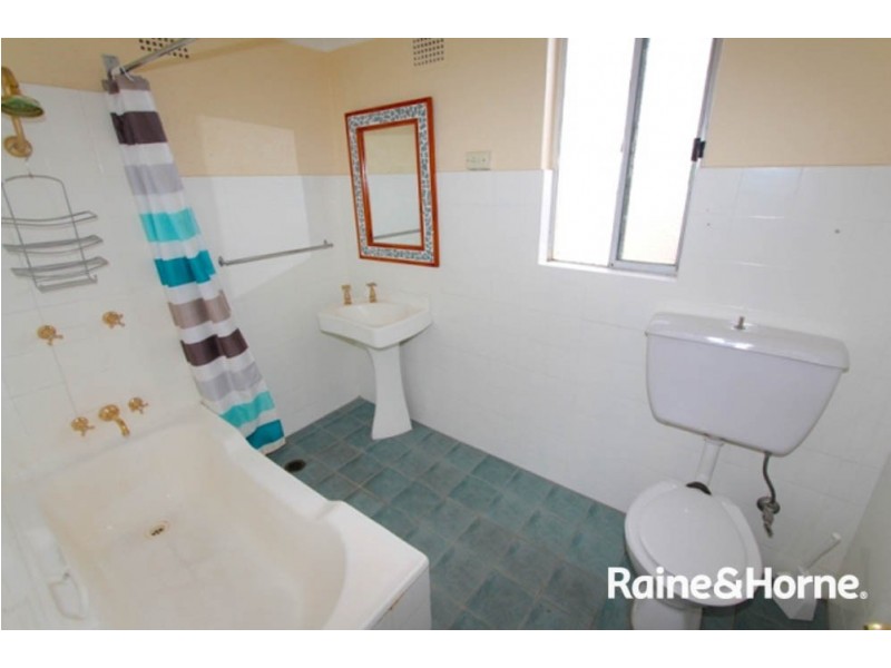 52 Seymour Street, Bathurst NSW 2795