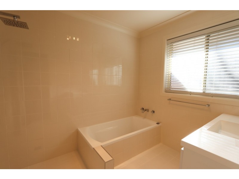 4 Freestone Way, Windradyne NSW 2795