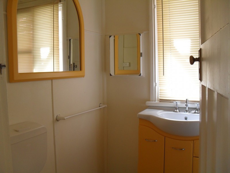 2/187 George, Bathurst NSW 2795