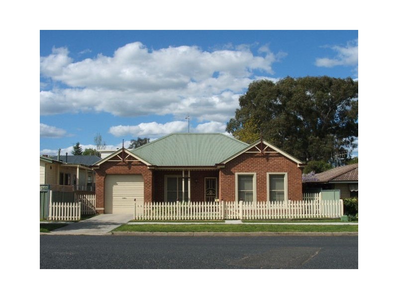 219 Rocket St, Bathurst NSW 2795