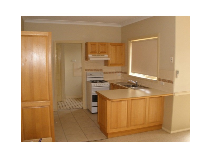 219 Rocket St, Bathurst NSW 2795