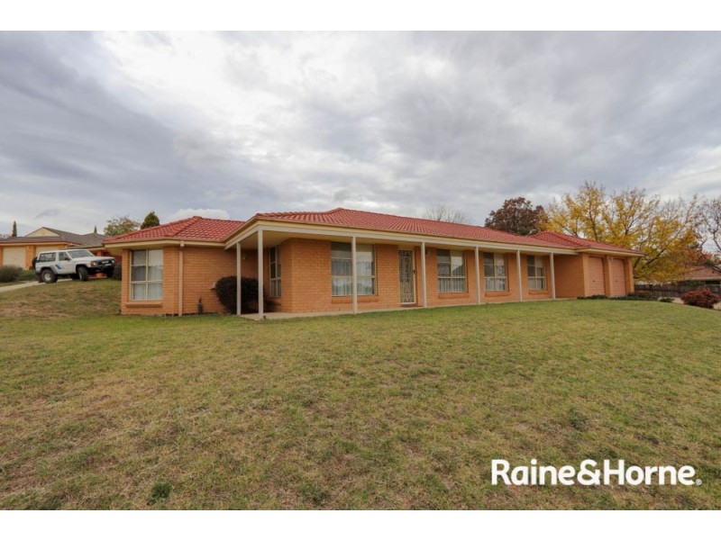 2 Hassall Grove, Kelso NSW 2795
