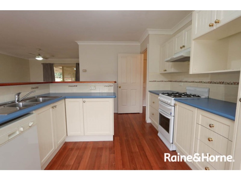 2 Hassall Grove, Kelso NSW 2795